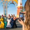La Feria de Abril ha servido durante años para que la gente grabe a personas borrachas. Hay un problema: las multas
