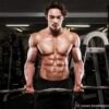 «Vamos a ver qué músculos entrenas al hacer sentadillas»: Menno Henselmans, experto en musculación, repasa qué activamos con este clásico ejercicio