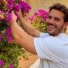 Álvaro Pedrera, experto en jardinería: «Si riegas tus plantas una vez a la semana como rutina, estás cometiendo uno de los errores que más plantas se ha cargado»