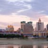 Hay una ciudad que mantiene a flote gran parte de la economía de Rusia en tiempos de guerra. Y está en la frontera china