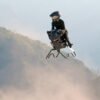 Esta moto voladora que parece sacada de ‘Star Wars’ alcanza los 200 km/h y ya se puede comprar. El «puede» va entre comillas