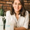 Marcela Barraza, experta en limpieza: «Cuando cambies la bolsa de la basura limpia el cubo con una mezcla de agua, vinagre y jabón lavaplatos»