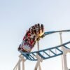 ¿Cuál es la diferencia entre un parque de atracciones y un parque temático?