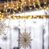 Cómo decorar un balcón o una terraza en Navidad: Siete ideas elegantes y bonitas sin complicarte mucho la vida