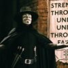 <div>HBO prepara una serie de ‘V de Vendetta’ con James Gunn y el guionista de ‘Somewhere Boy’. Y todo apunta a que será  tan oscura y provocadora como la película</div>