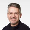 John Giannandrea se marcha de Apple: el hombre que no logró transformar a Siri y cerebro de la estrategia de IA pone fin a su etapa